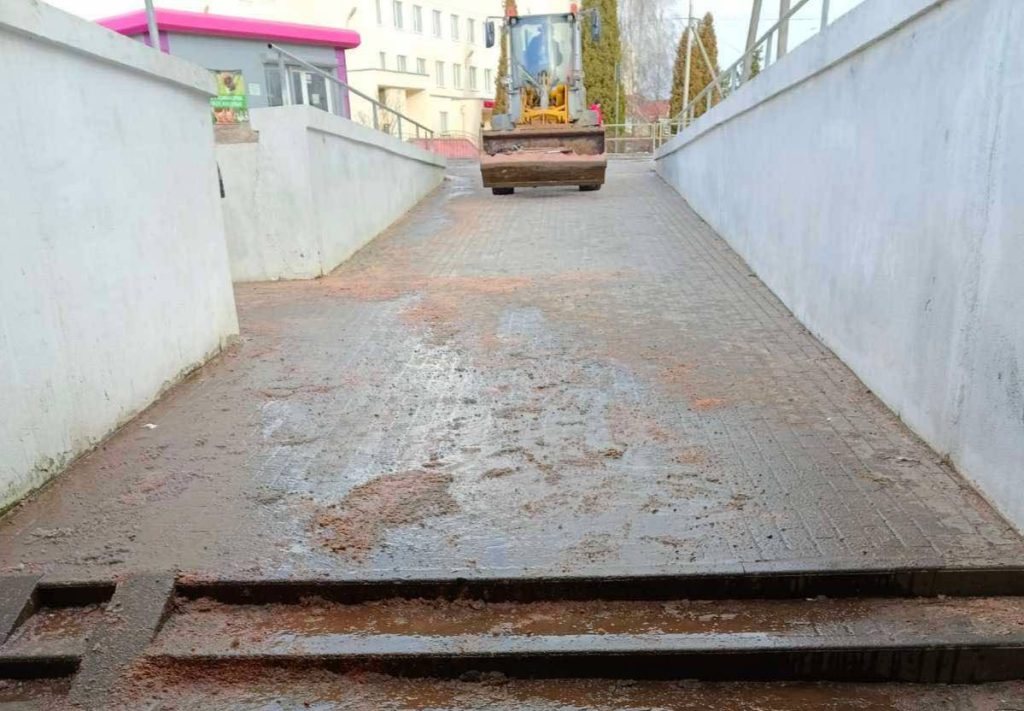 Понедельника ждать не стали. В Юбилейном очистили дороги от остановки «Коммунальная»