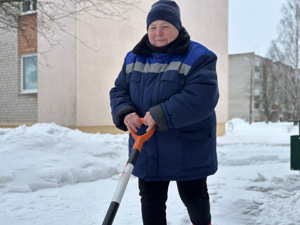 Каково быть дворником зимой в Михановичах - Пристоличье