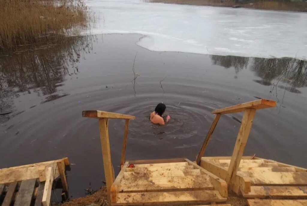 «Попробовать однозначно стоит!» Жительница Боровлян рассказала, как начала закаляться