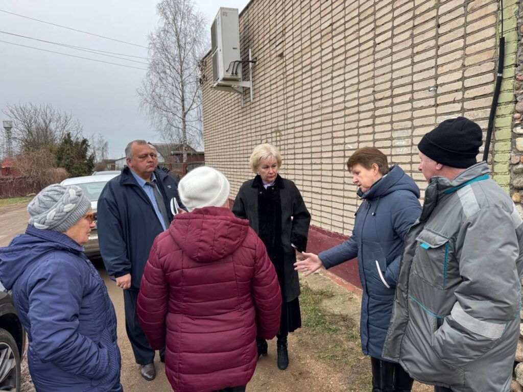 В Минском районе продолжаются встречи депутатов с населением