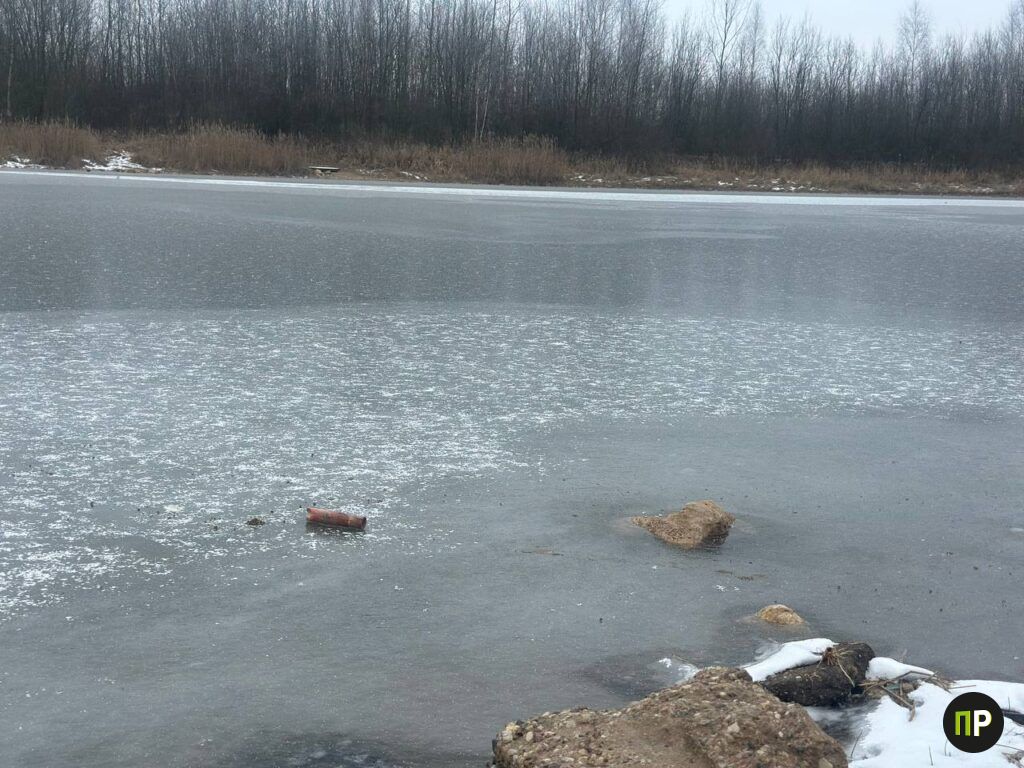 Проверили лед на водоеме в Большевике. Можно ли рыбачить?