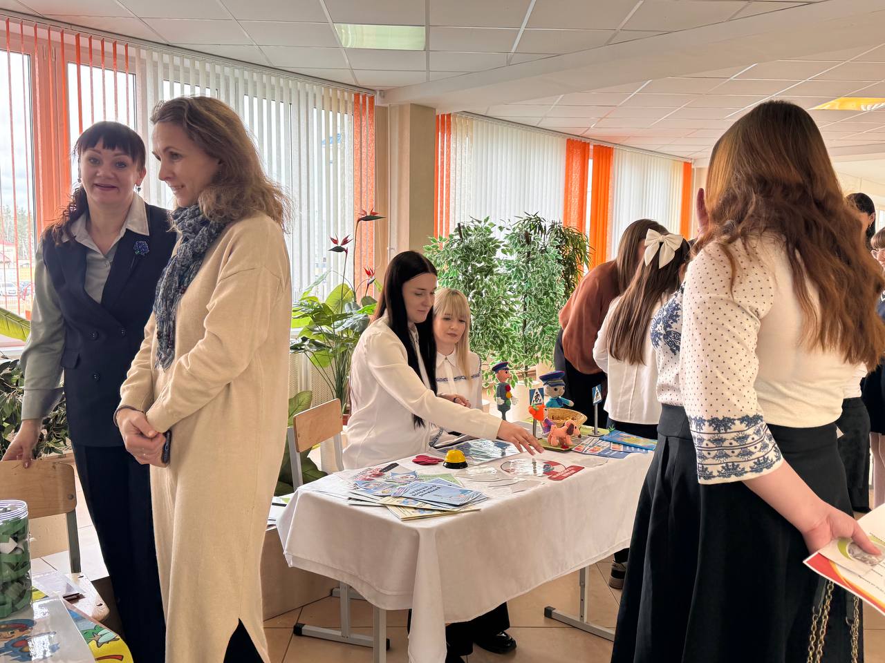 Сельские девки в трусах 