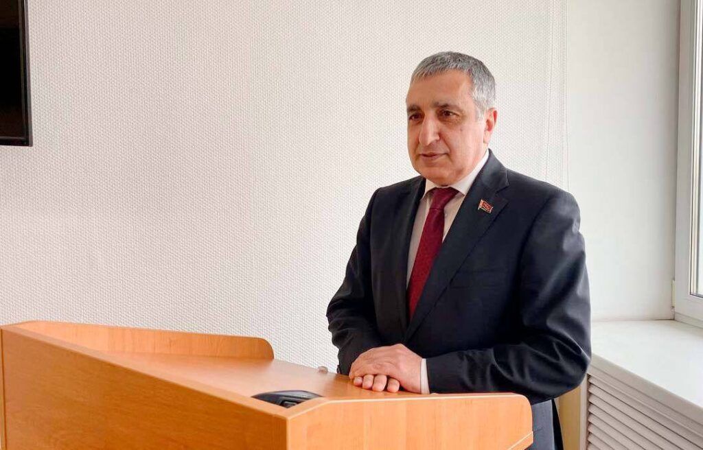 Гарик Барсамян проведет прием граждан и прямую линию