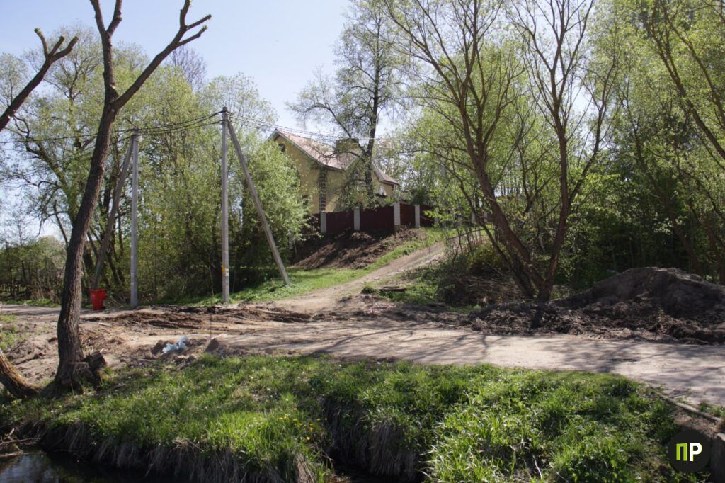 В Заславле размыло часть дороги. Когда устранят проблему