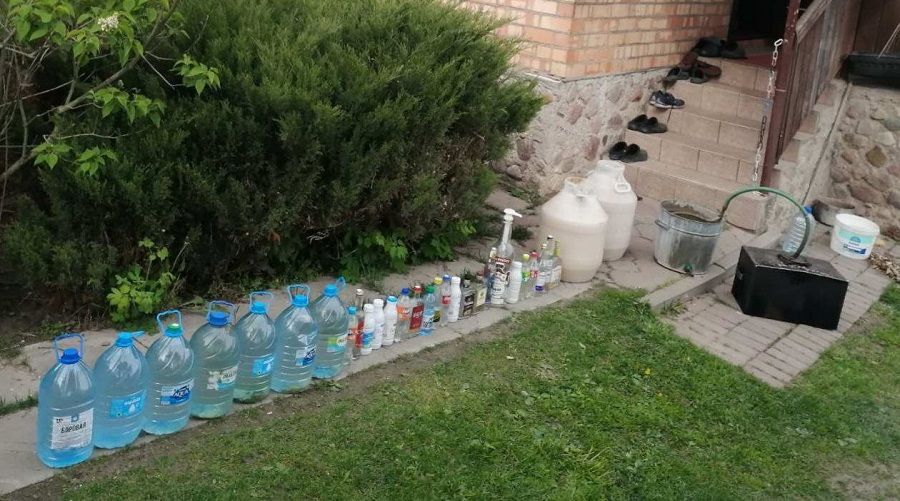 В Минском районе изъяли около 95 литров браги и самогона
