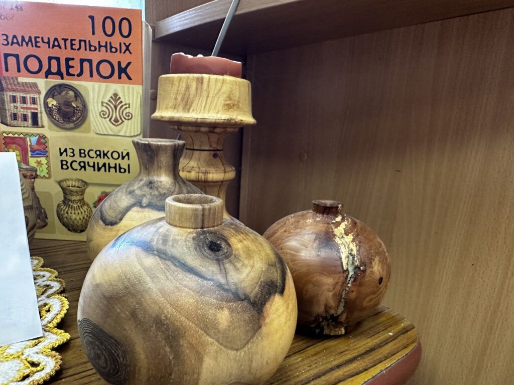 Как пенсионер находит вдохновение, работая с деревом