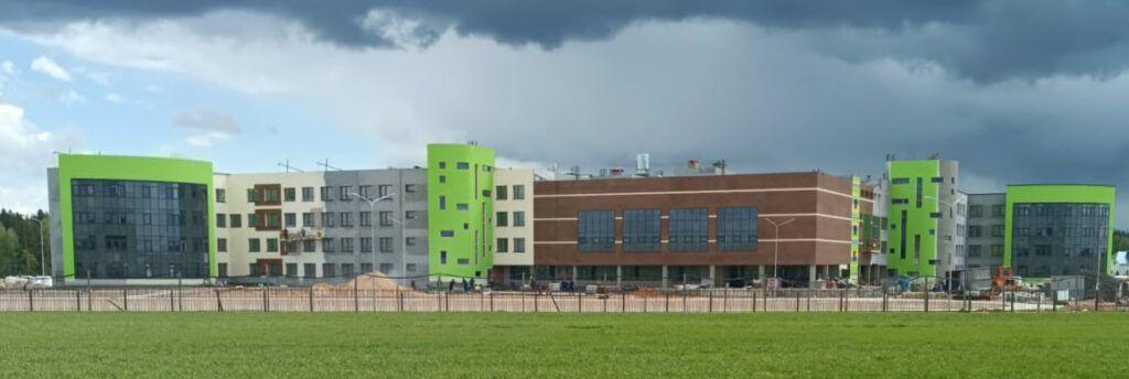 Витаминный бар и английский с 1 класса: какой будет новая школа в Лесковке