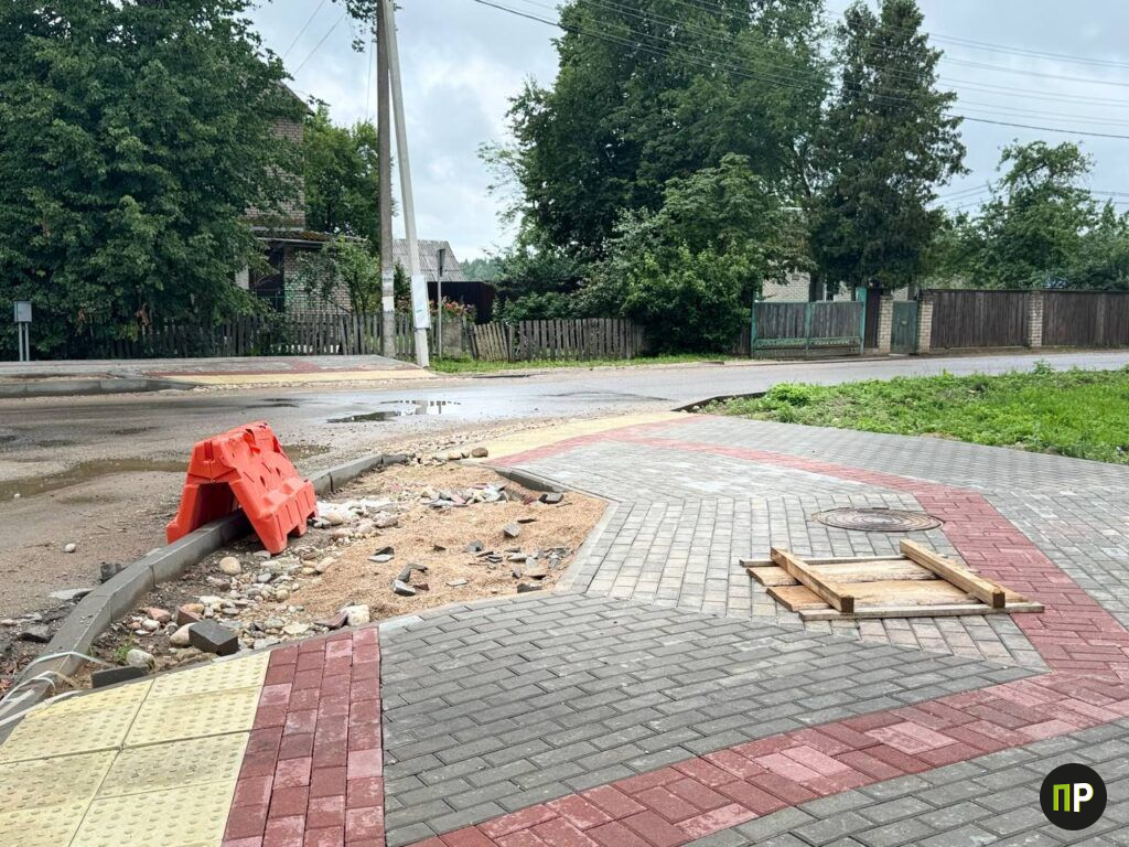 В Лесковке делают тротуары: временные неудобства для будущего комфорта