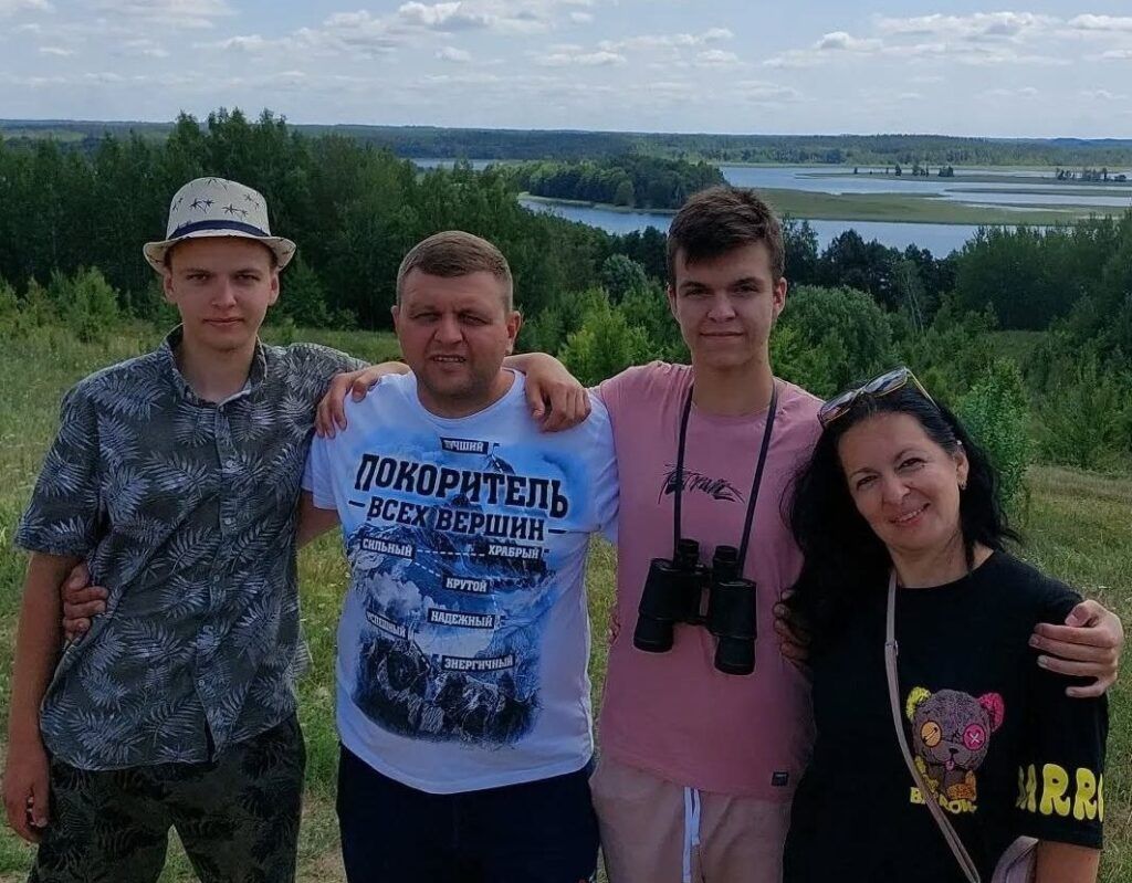 «У нас так много красивых мест!» Как семья из Минского района открывает для себя Беларусь