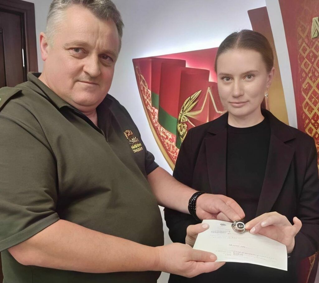 Нашли родственников участника войны, потерявшего награду в Минском районе
