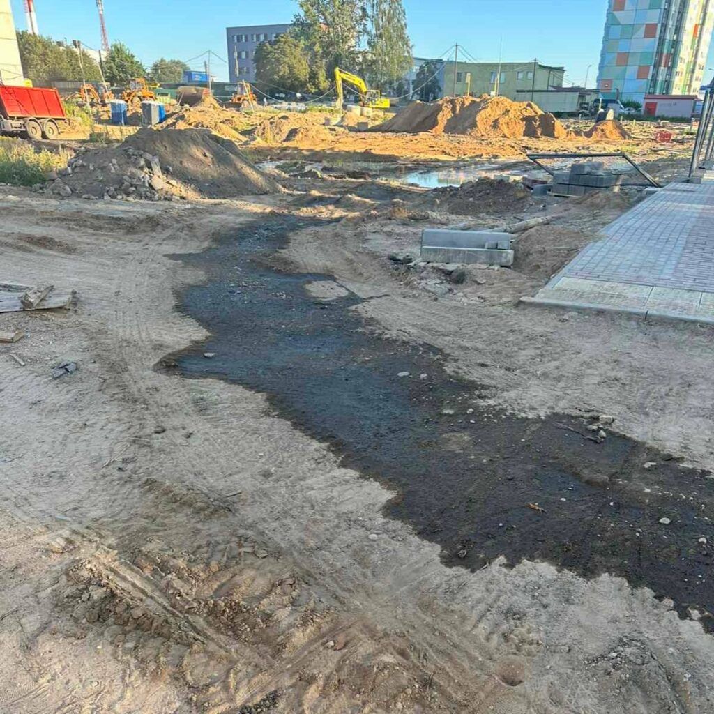 Рабочий момент или нарушение? Водоканал прокомментировал инцидент со сливом воды в Лесковке