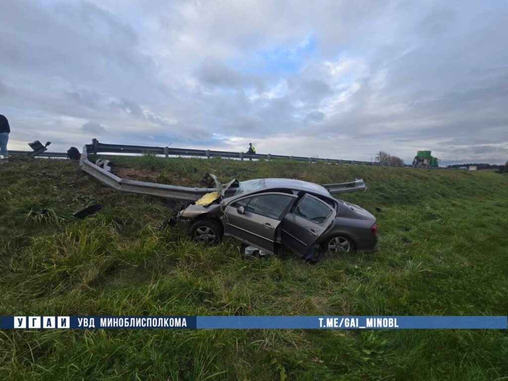 Водитель уснул за рулём и попал в аварию под Минском