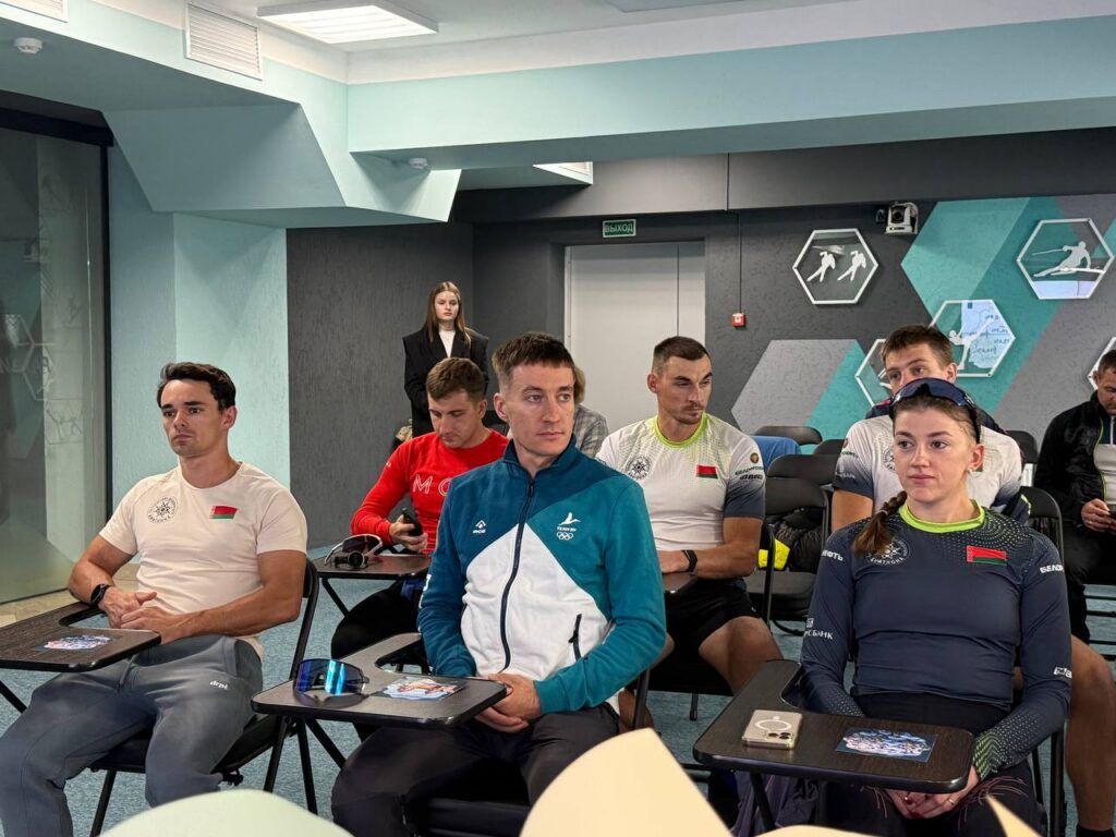 О роли спорта и поддержки молодежи говорили с биатлонистами в Раубичах