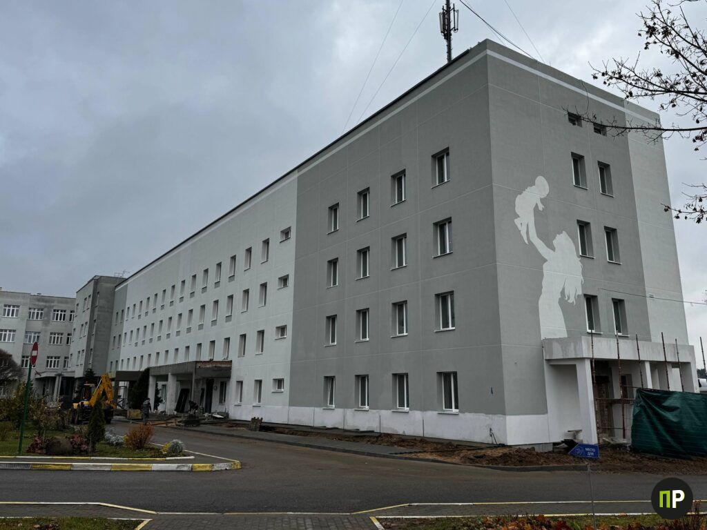 Посмотрели, как обновляют здание детской поликлиники Минской ЦРКБ