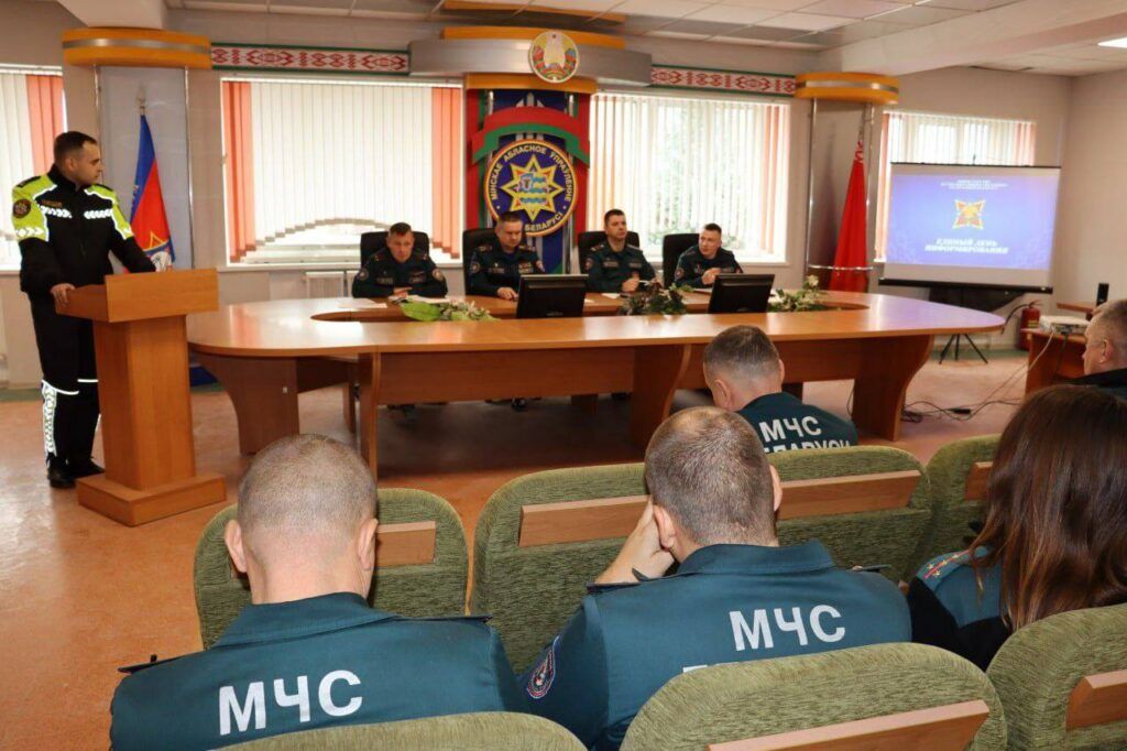 Спешиваться с самоката или нет? ГАИ Минского района напоминает правила пешеходам и водителям