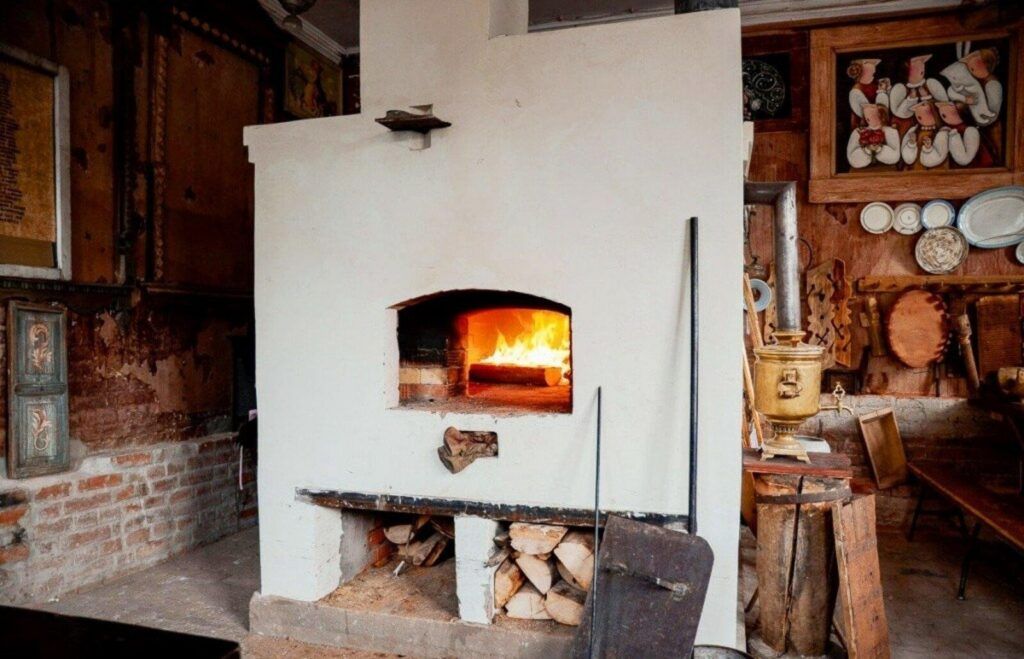 Печь, проводка, дымоход: что проверить в частном доме до начала зимы