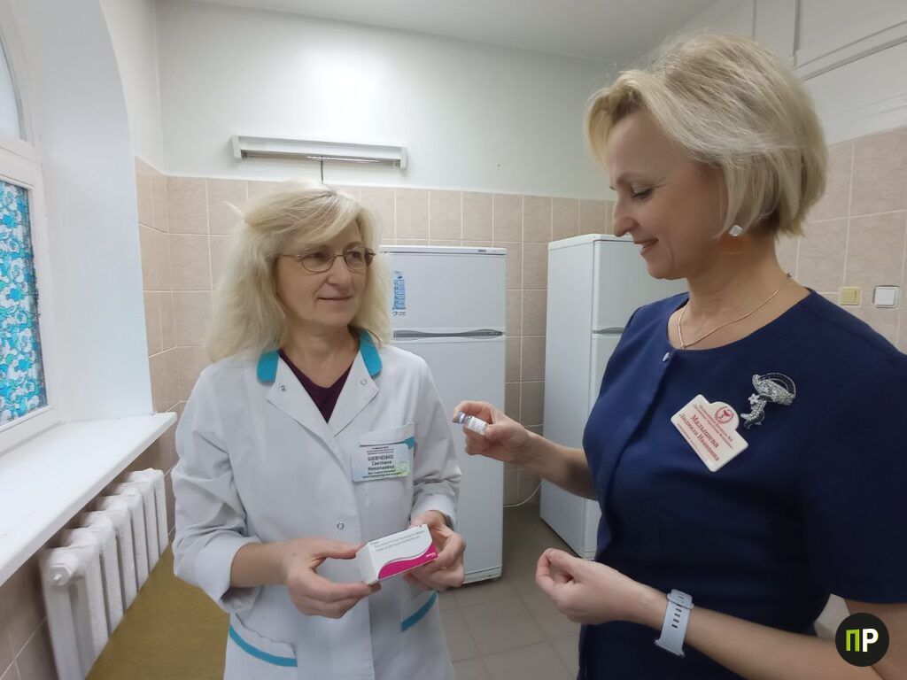 В Заславль привезли бесплатную вакцину от рака шейки матки. Что думает гинеколог?