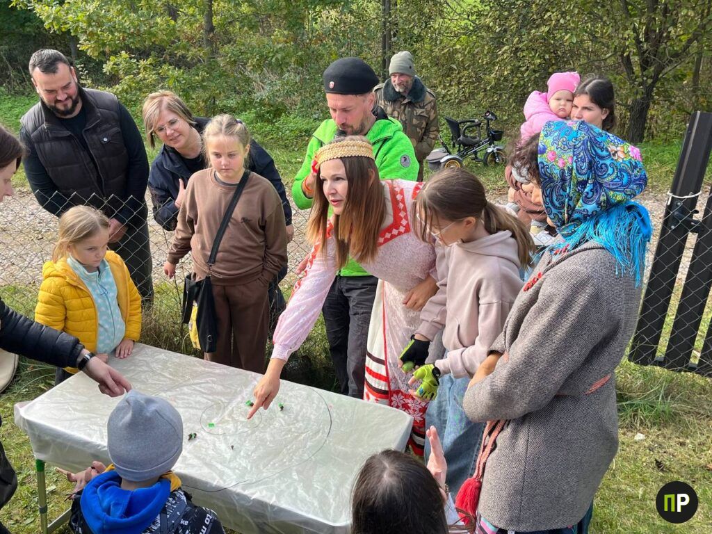 Тыквы, улитки и капсула времени: в Новом Поле прошел осенний фестиваль