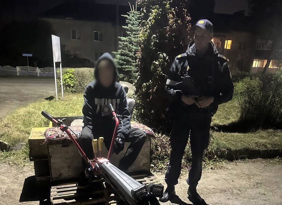 Подросток катал друзей по дорогам Минского района на мотоблоке