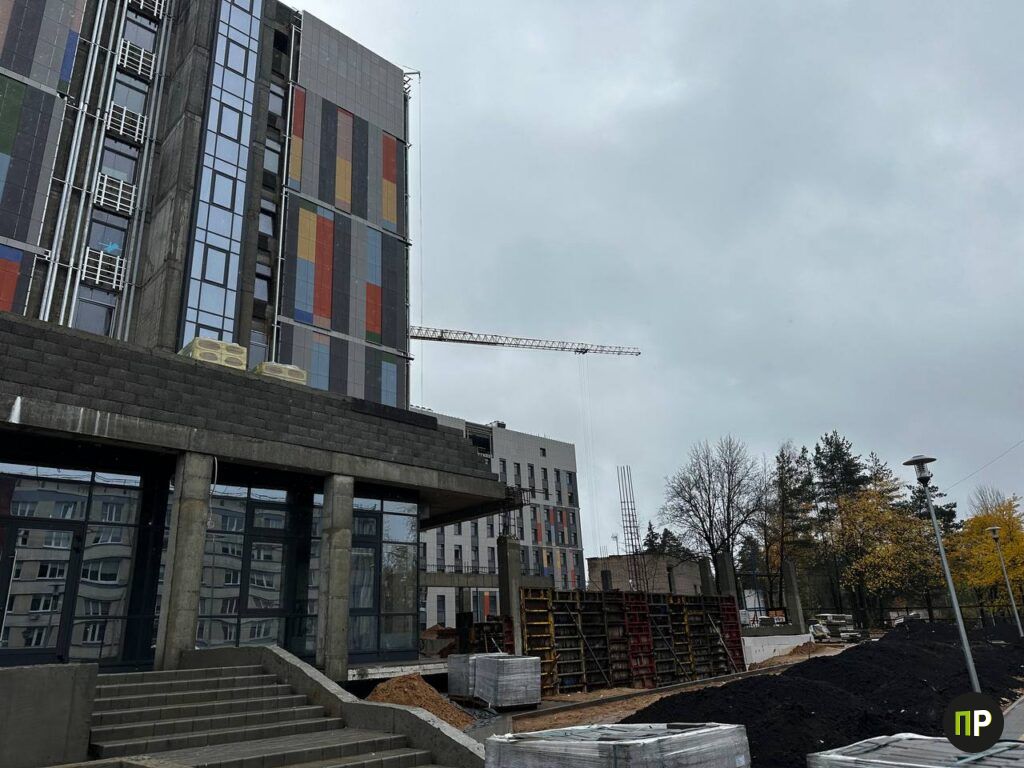 Турчин оценил ход строительства нового хирургического корпуса в Лесном