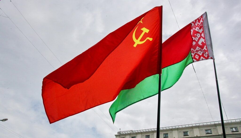 С Днем октябрьской революции жителей Минщины поздравляют Кушнаренко и Колесень