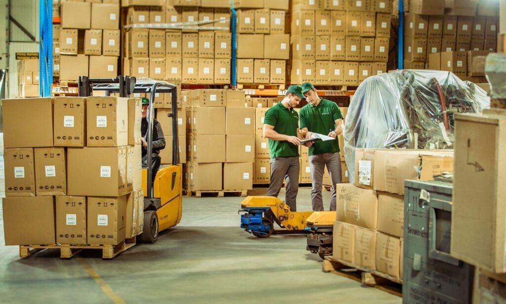 Обещают до 4500 рублей: куда устроиться под Минском с высоким доходом и соцпакетом