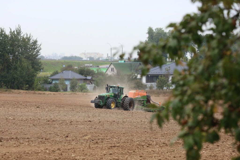 Руководство «Гастелловского» благодарит и поздравляет работников агропромышленного комплекса