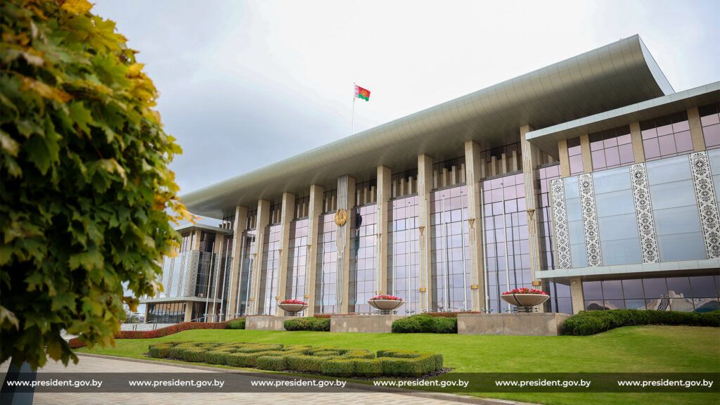 Что пожелал Президент белорусам по случаю Дня октябрьской революции