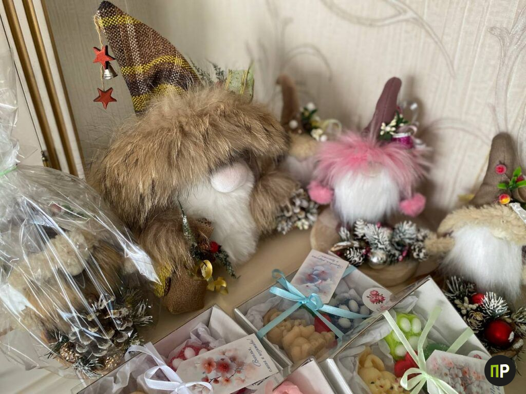 Дом, где живут гномы: как библиотекарь из Михановичей создает уют своими руками