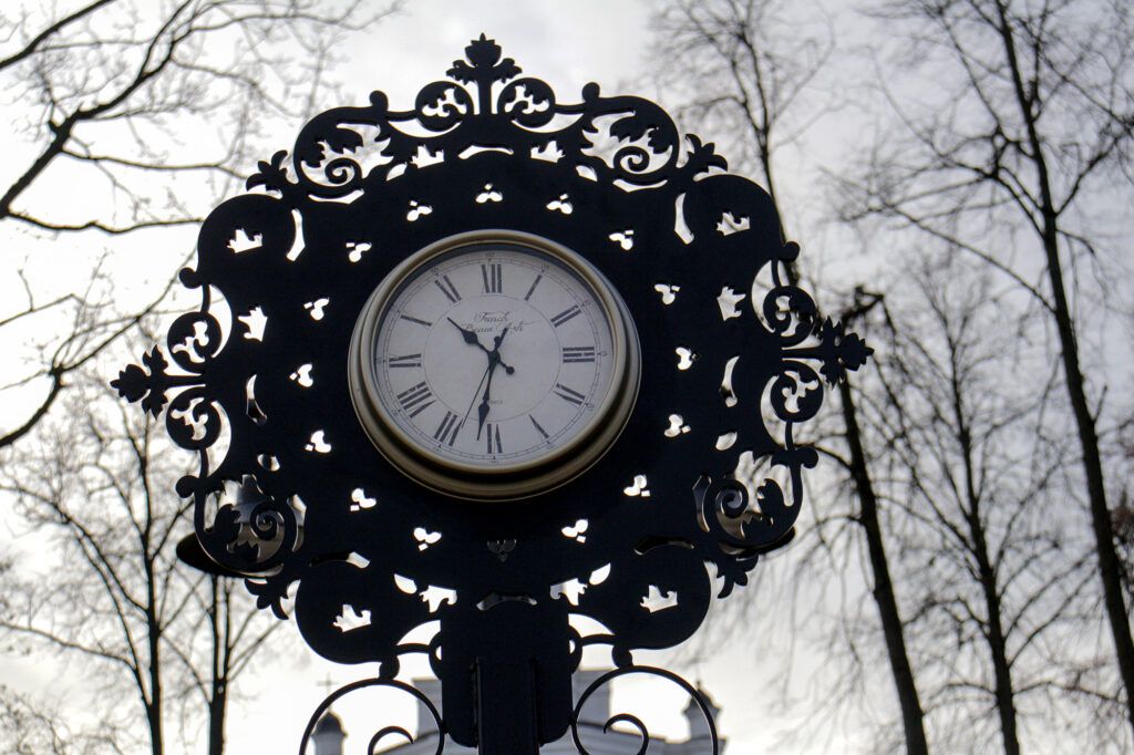 В Заславле появились городские часы. Где их установили