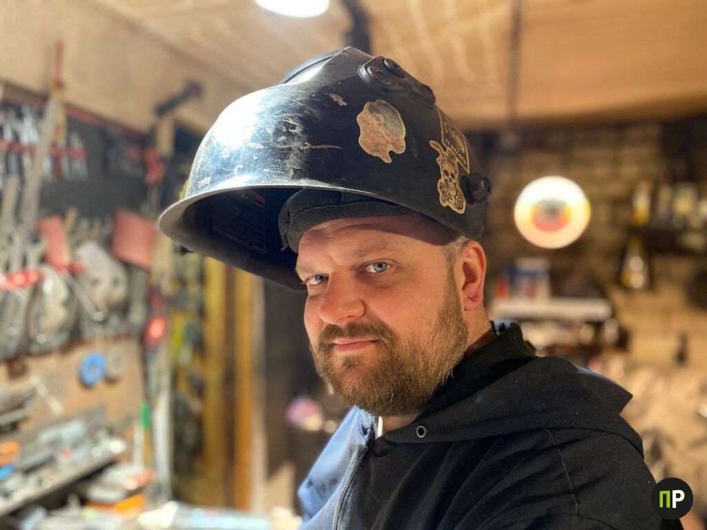 Превращает гайки и болты в шахматных королей. Что создаёт сварщик из Гатово  