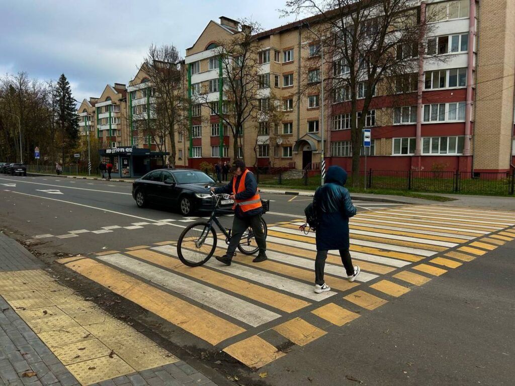 В Минском районе ГАИ начала незаметно следить за пешеходами. Как это работает