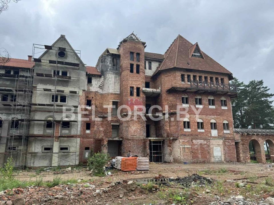 В Заславле выставляют на аукцион недостроенный многофункциональный комплекс