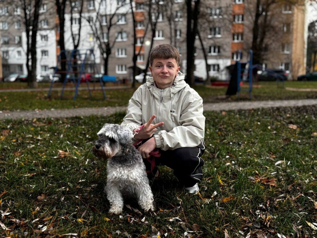 Почему 130 тысяч подписчиков следят за жизнью подростка из агрогородка Лесной