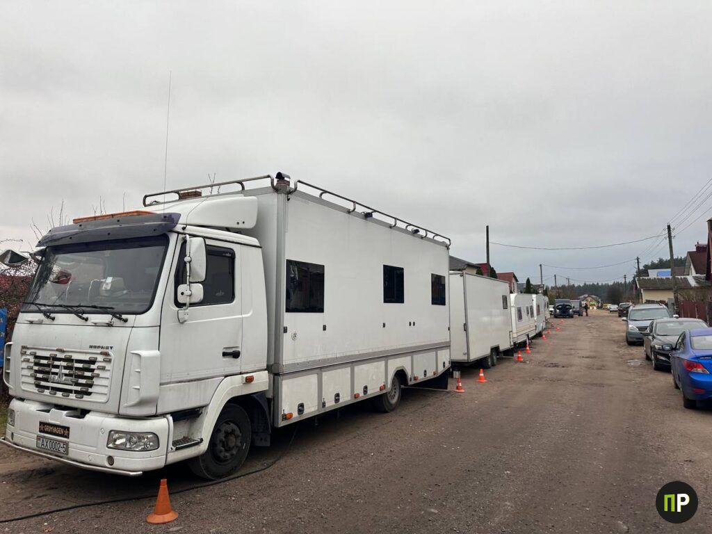 В деревне под Минском снимают комедийный сериал «Цезарь»