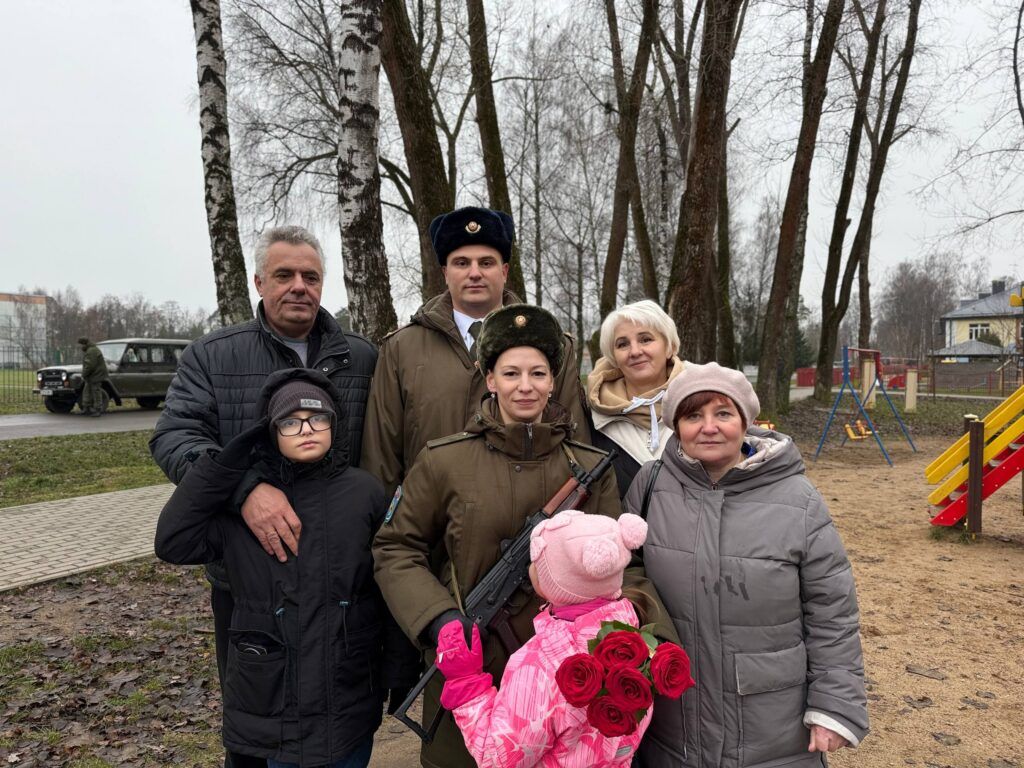 254 новобранца приняли присягу в Мачулищах, в их рядах — местная жительница