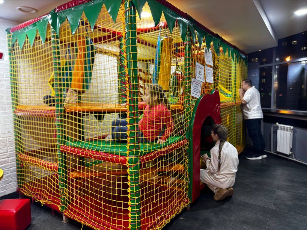 Рассказываем, стоит ли идти в пиццерию в Боровлянах с детской зоной