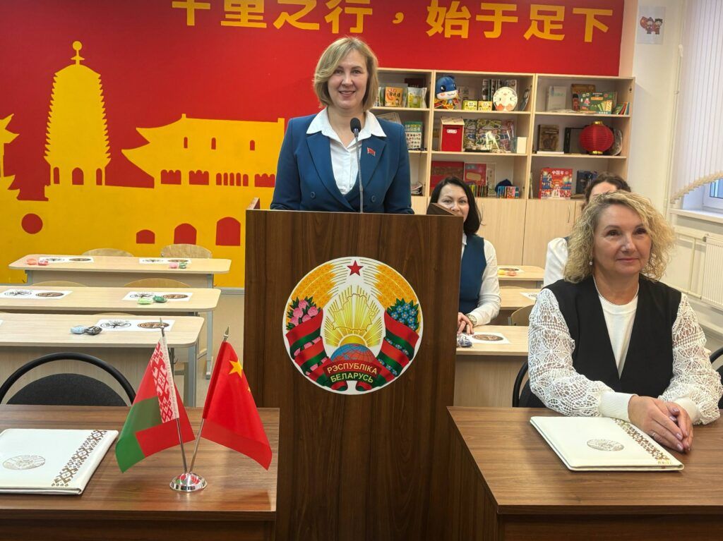 От Чэнду до Сеницы: школы Китая и Беларуси договорились о сотрудничестве