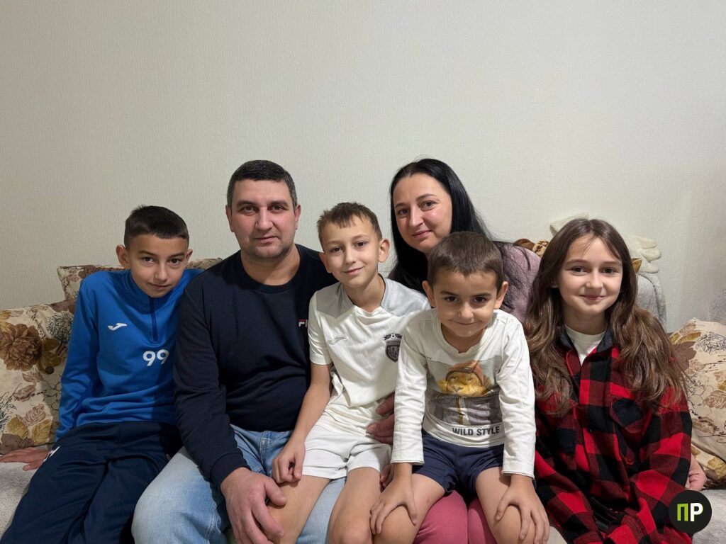 Как азербайджанец и белоруска в Мачулищах растят четверых детей  