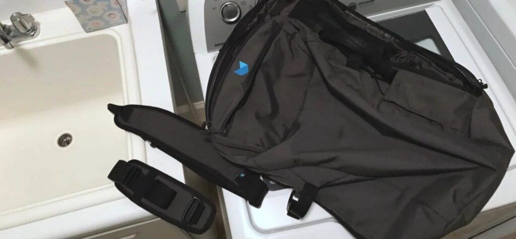 У посетителя ТРЦ «Экспобел» в туалете украли рюкзак