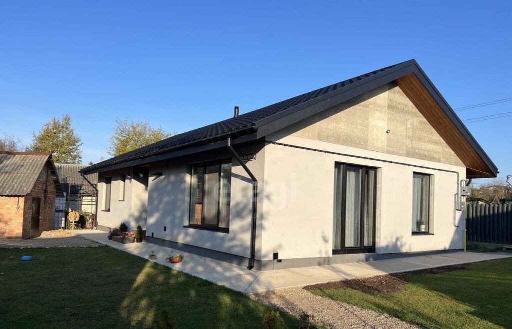 Под Минском продают готовый дом для жизни с участком 8 соток