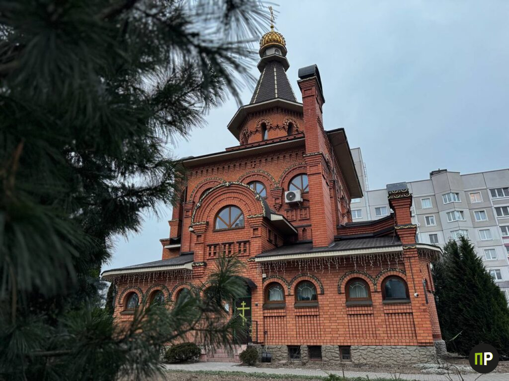 Как один приход за 30 лет построил четыре храма и дал имя целой улице. История общины в Лесном