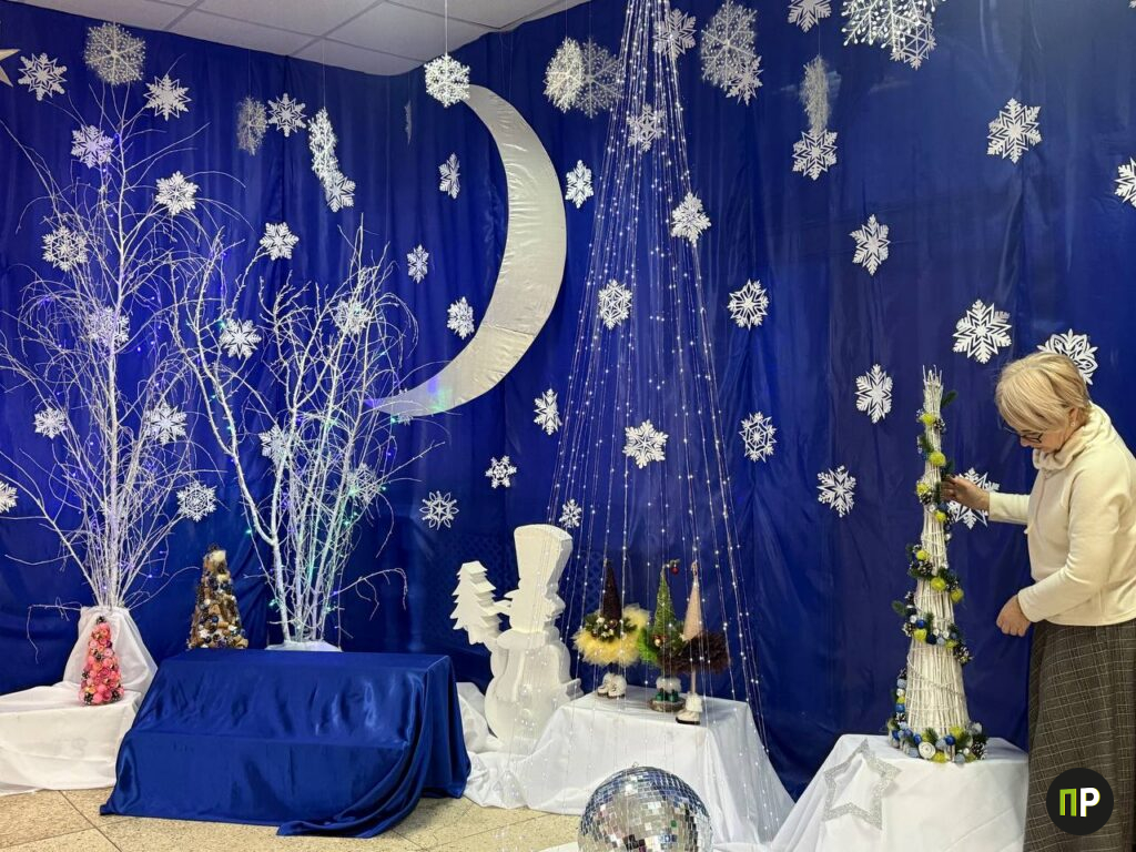 Как жительница Сеницы из старых джинс и утеплителя создает большие фотозоны