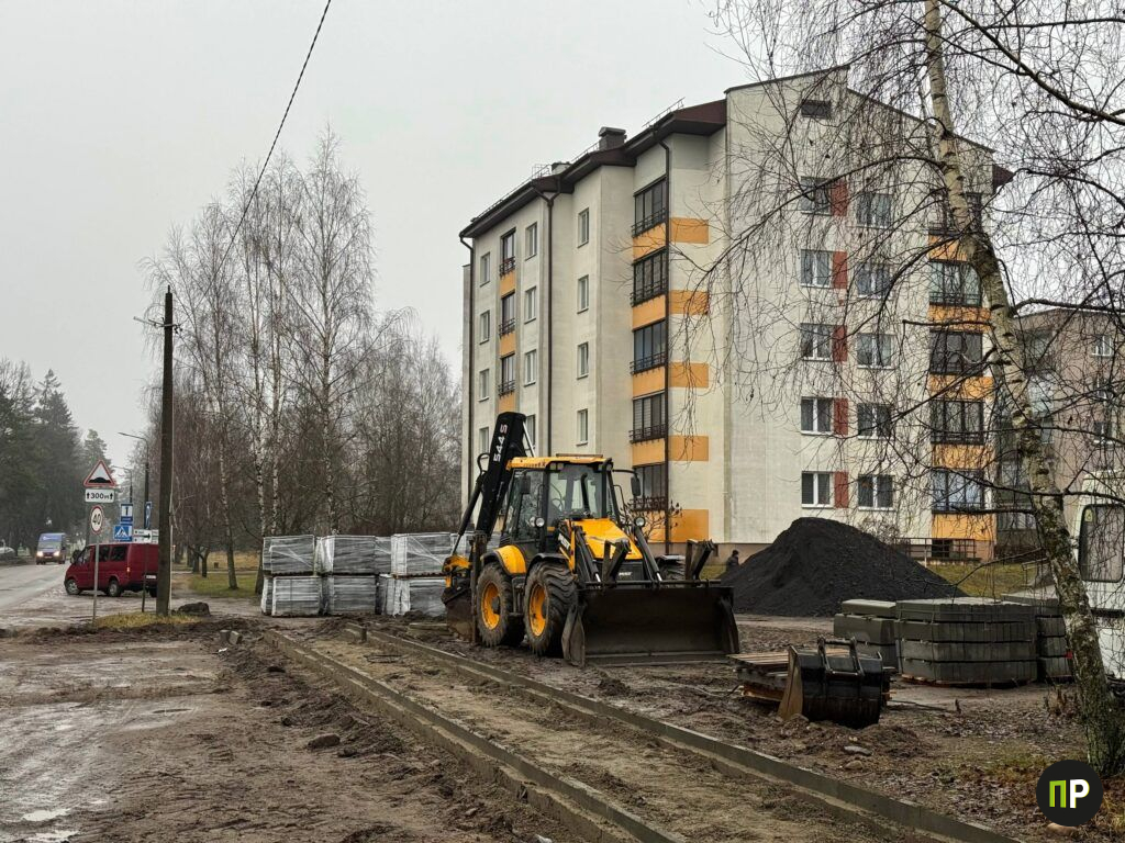 В Колодищах приводят в порядок пешеходные дорожки