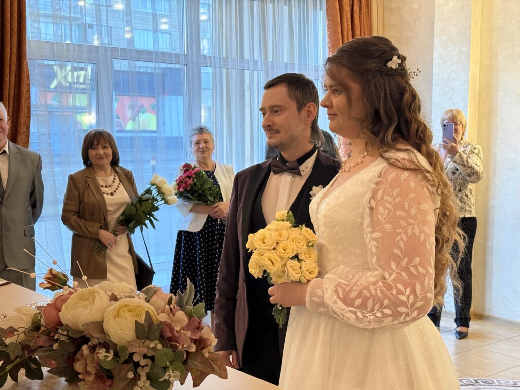 Работники ЗАГСа Минского района рассказали, как пары выбирают даты свадеб по нумерологии и гороскопам