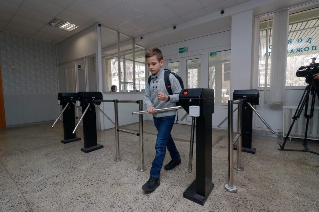 МВД Беларуси ужесточает охрану школ и грозит жестким пресечением провокаций