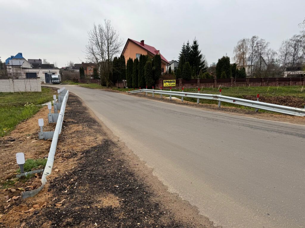 В Сенице открыли обновлённую дорогу после капремонта водопропуска