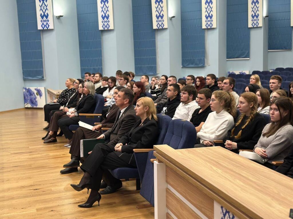 Глава Минского района дал советы молодым специалистам АПК