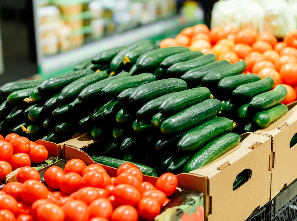 Цены на огурцы и помидоры взяли под особый контроль