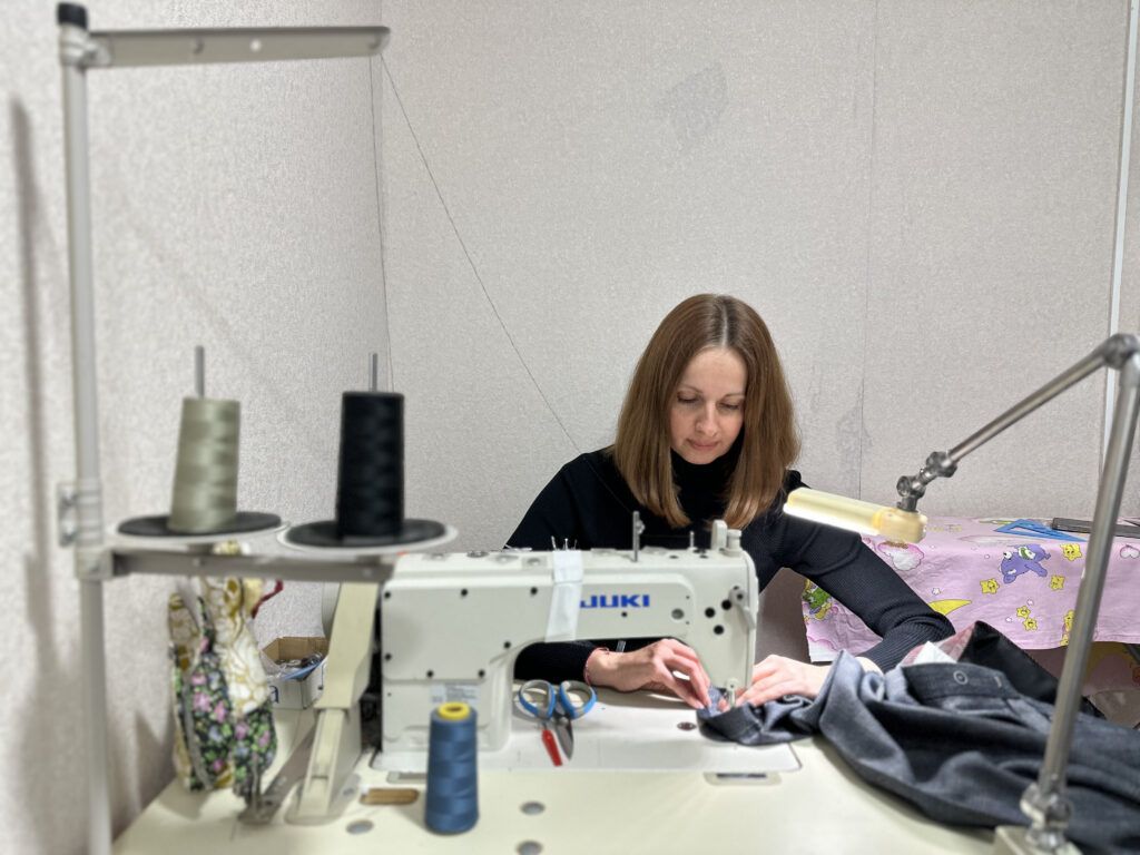 Жительница Вишневки отказалась от сложных заказов и создала успешное ателье в деревне